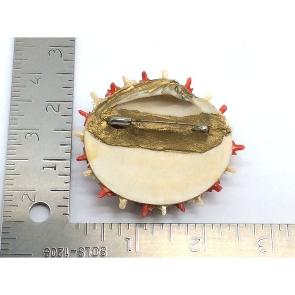 Vintage Brooch Sea Shell Design With Rose And Leaves Made Of Shell Red White And - Picture 4 of 4